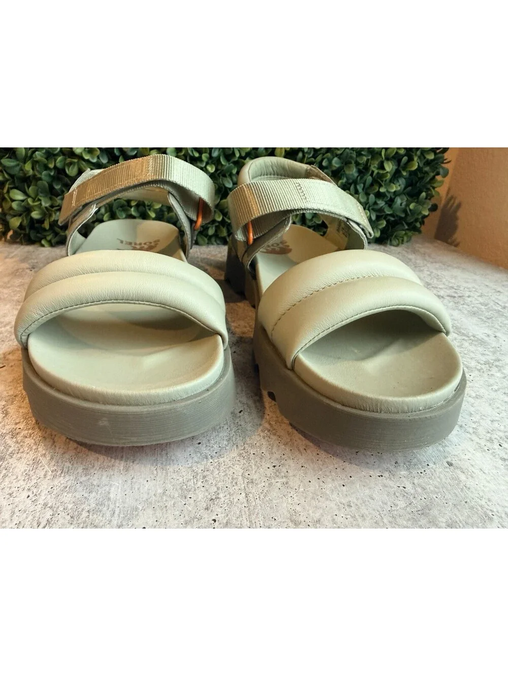 Sorel Women's VIIBE Leather Sandal - Safari Green, Size 8